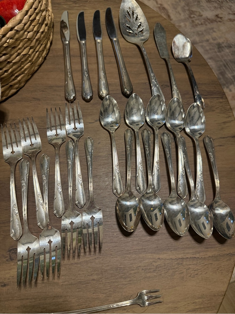 Wm A Rogers 1881 Oneida Meadowbrook Leaf 1936 Silverplate Flatware, 43 Pieces